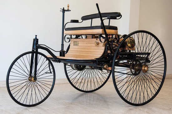 29 января День изобретения первого в мире автомобиля